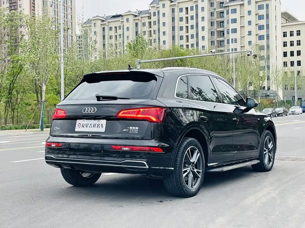 Audi Q5L 2018 40 TFSI enjoys fashionable style, National VI купить на сайте DeffCars