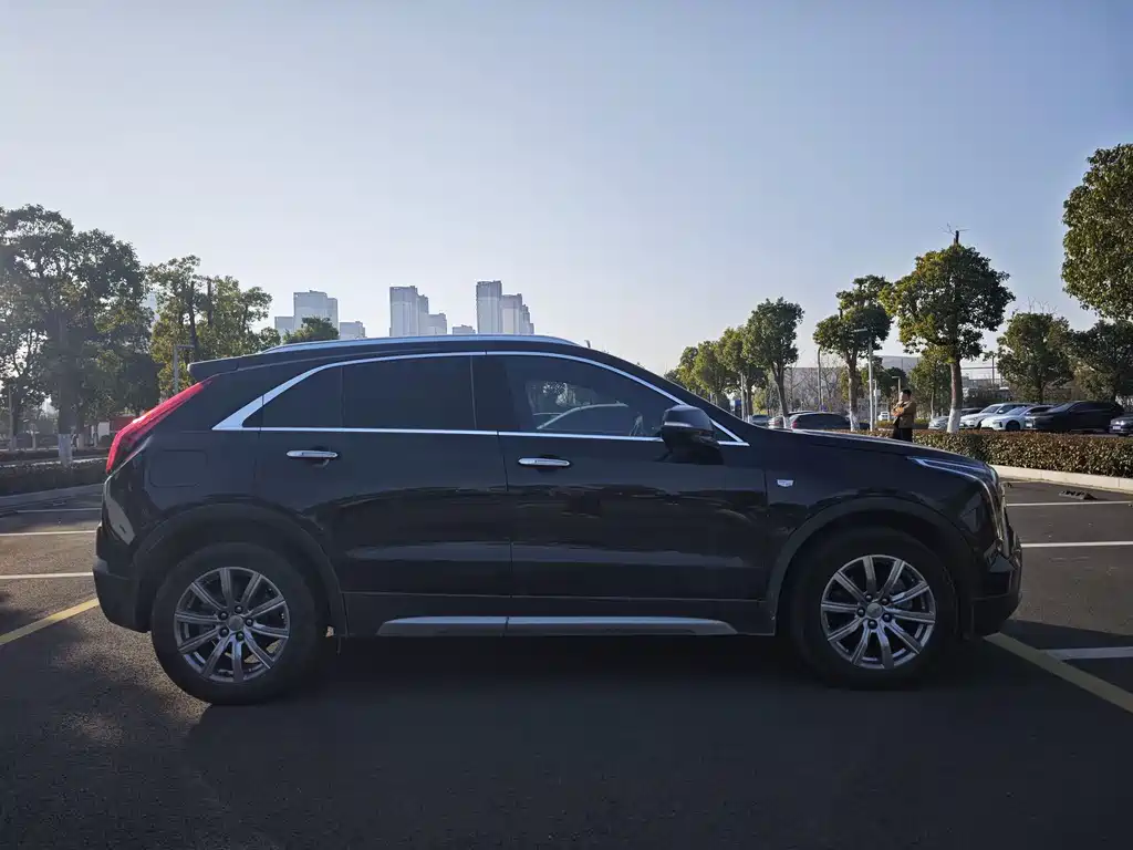 Cadillac XT4 2021 28T two-wheel drive luxury model купить на сайте DeffCars