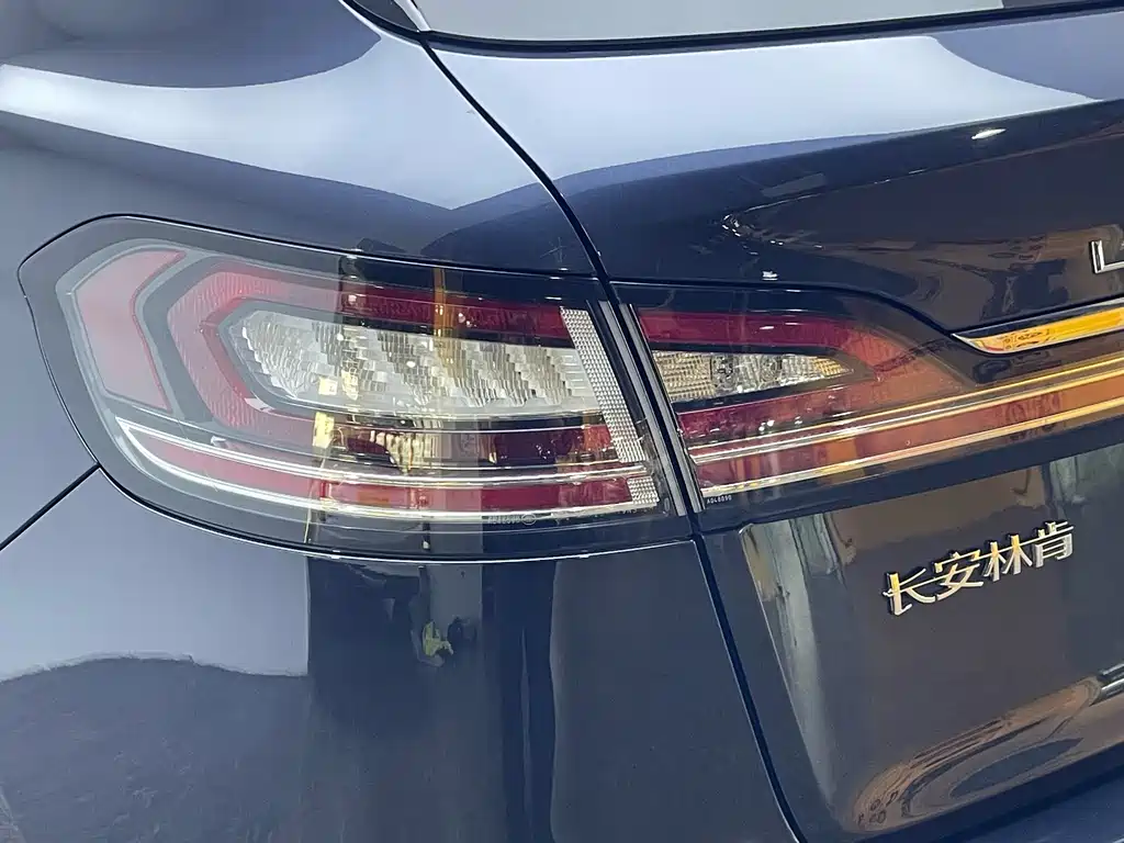 Voyager 2022 2.7T four-wheel drive elegant version купить на сайте DeffCars