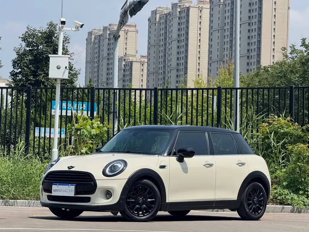 MINI 2019 1.5T COOPER Classic Five-Door Edition купить на сайте DeffCars