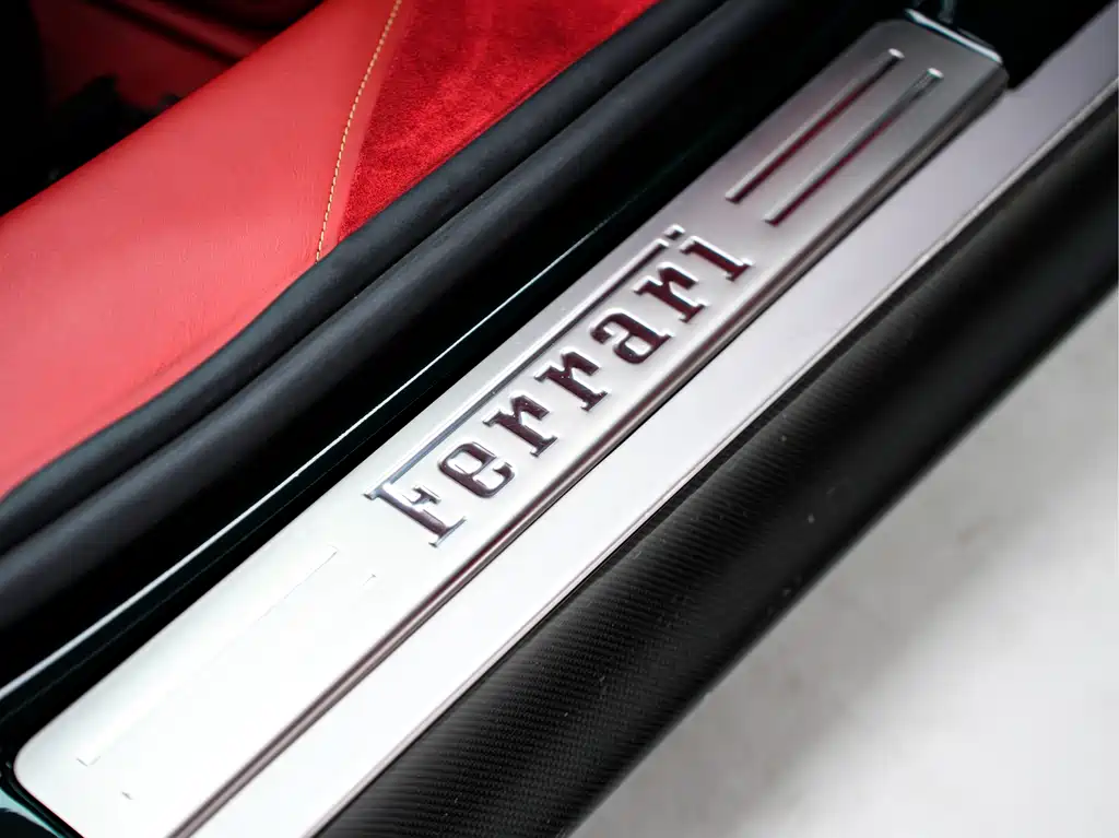 SF90 2020 3.9T V8 Stradale купить на сайте DeffCars