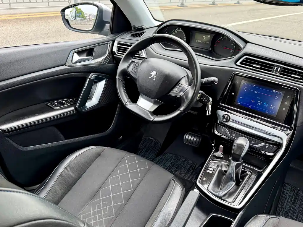 Peugeot 308 2016 230THP Automatic Deluxe Edition купить на сайте DeffCars