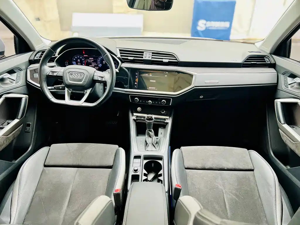 Audi Q3 2019 35 TFSI Fashionable and Dynamic купить на сайте DeffCars