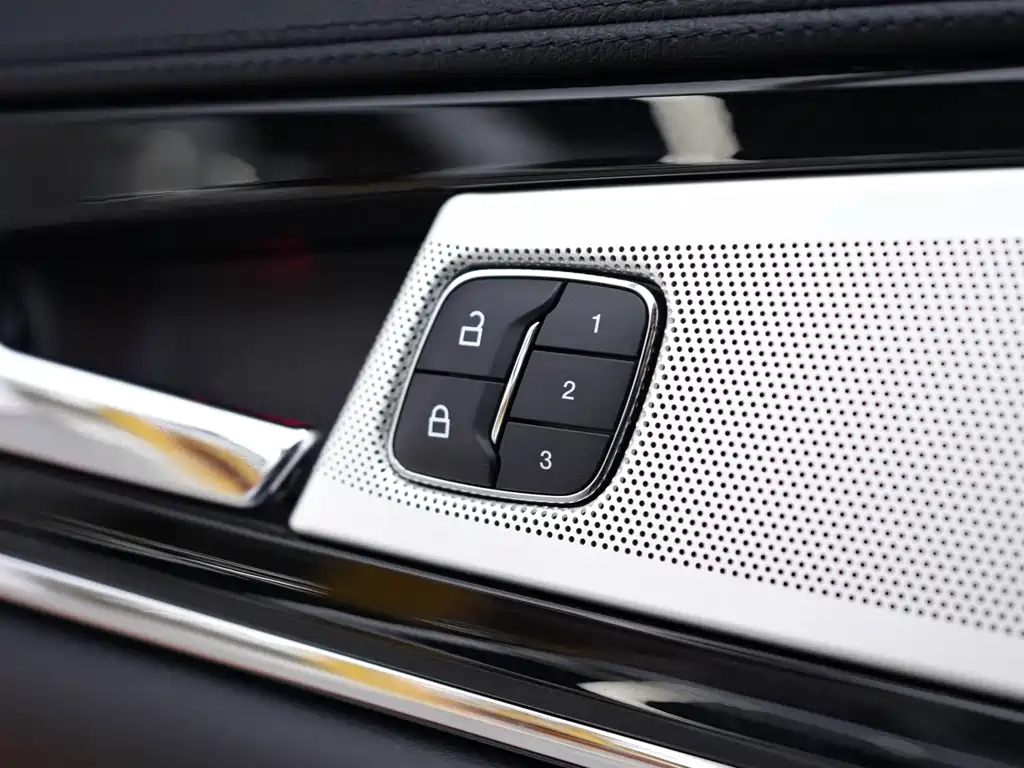 Voyager 2021 2.7T 4WD Presidential Edition купить на сайте DeffCars