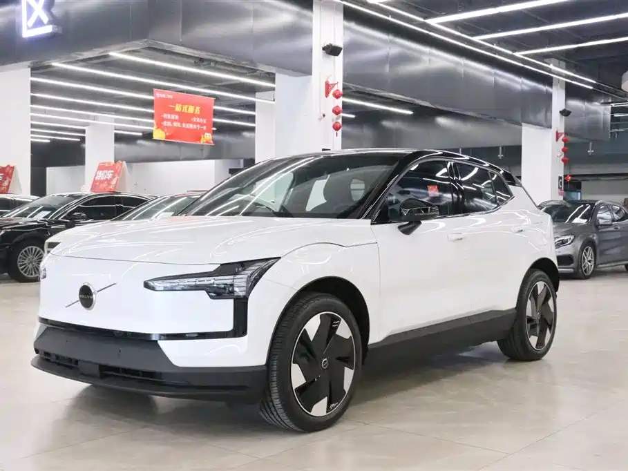 Volvo EX30 2025 rear drive long range version Plus купить на сайте DeffCars
