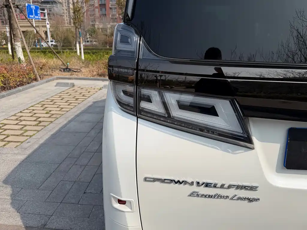 Wilfa 2023 Crown Dual Engine 2.5L HV Extreme Edition купить на сайте DeffCars