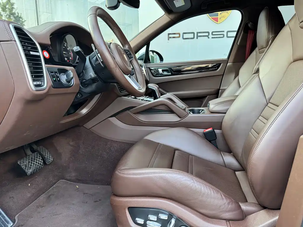 Cayenne New Energy 2020 Cayenne E-Hybrid 2.0T купить на сайте DeffCars