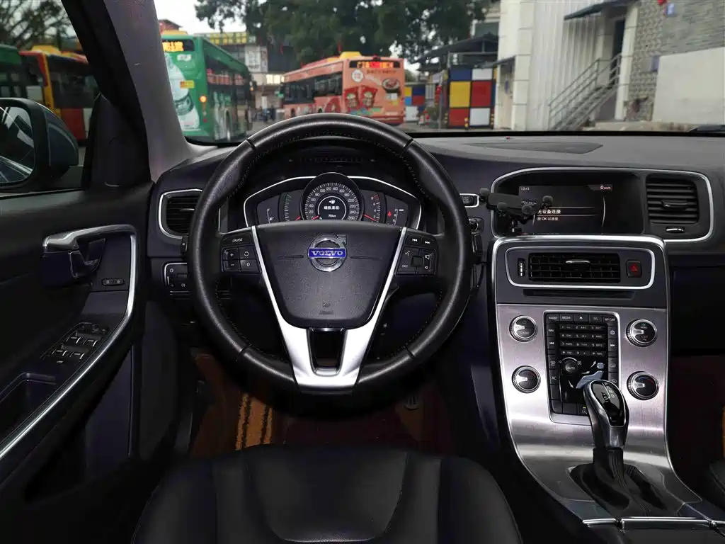 Volvo S60 2018 S60L T3 Smart Edition купить на сайте DeffCars