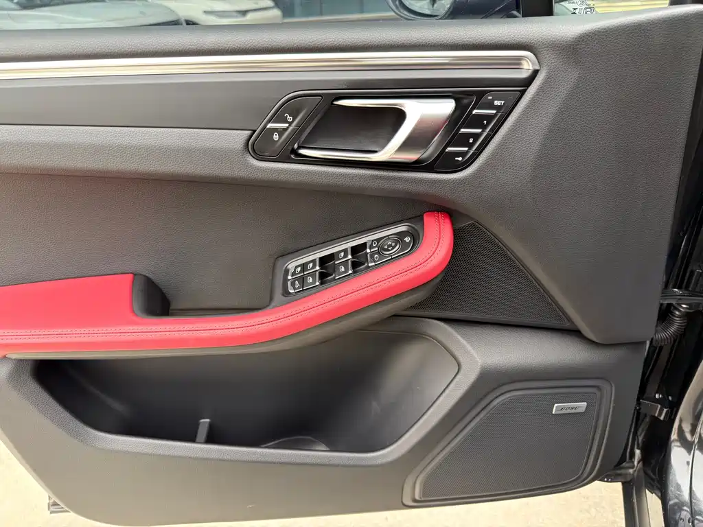Macan 2024 Macan 2.0T купить на сайте DeffCars