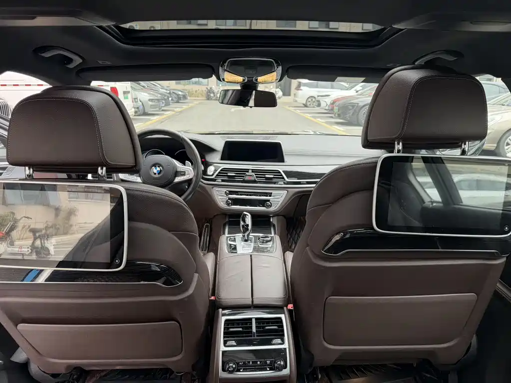 BMW 7 Series 2018 730Li Leading M Sports Package купить на сайте DeffCars