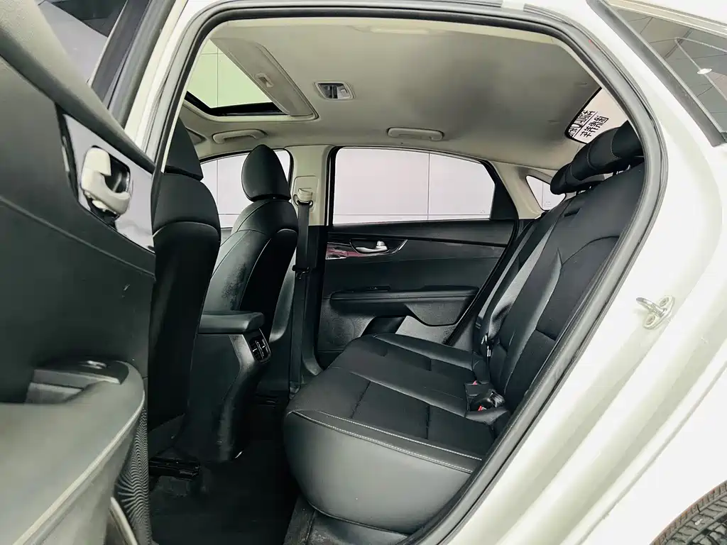 Kia K3 2020 1.5L CVT cutting-edge sunroof version купить на сайте DeffCars