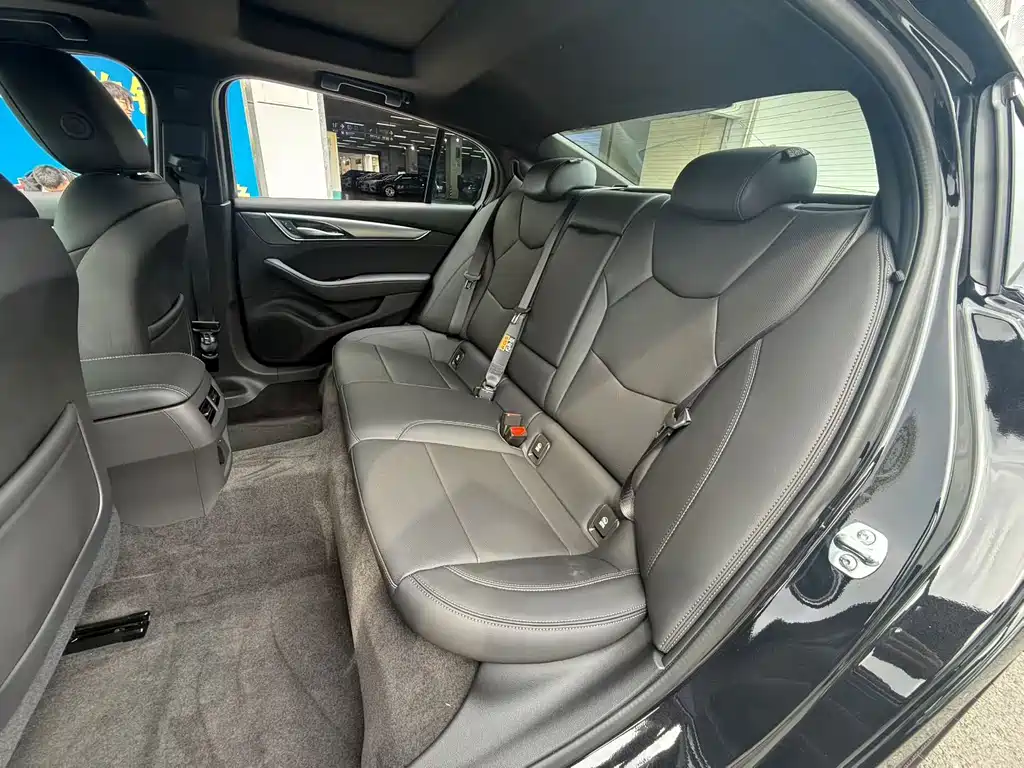 Cadillac CT5 2025 28T Urban Sports Edition купить на сайте DeffCars