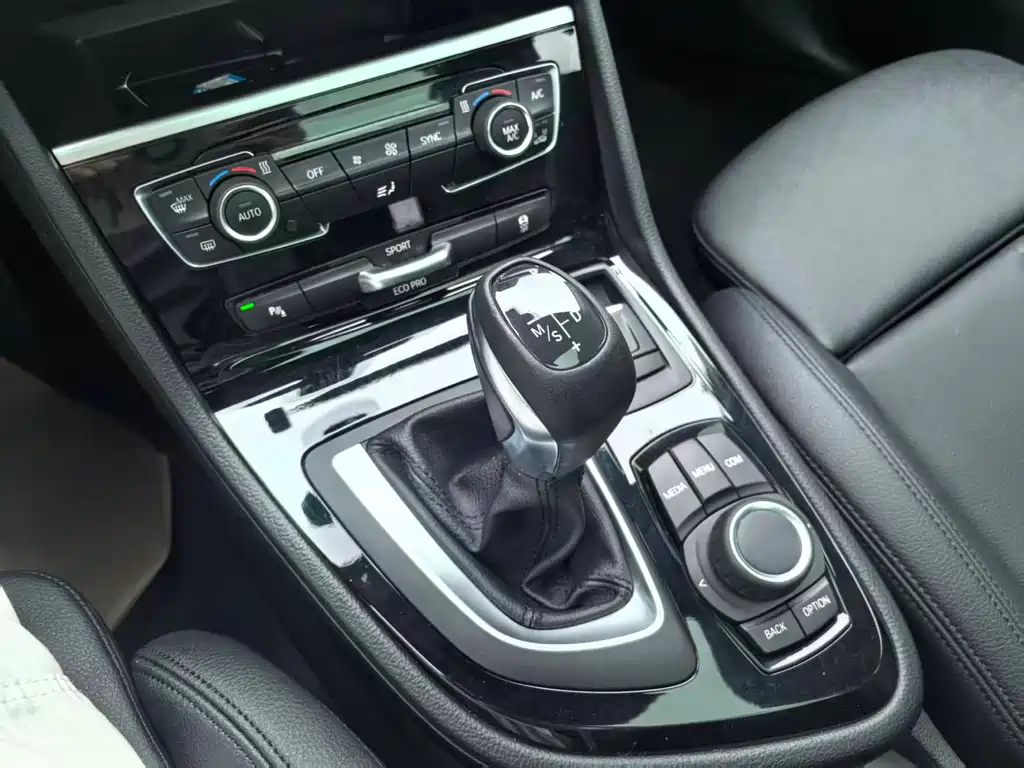 BMW 2 Series Touring 2016 220i Leading Model купить на сайте DeffCars