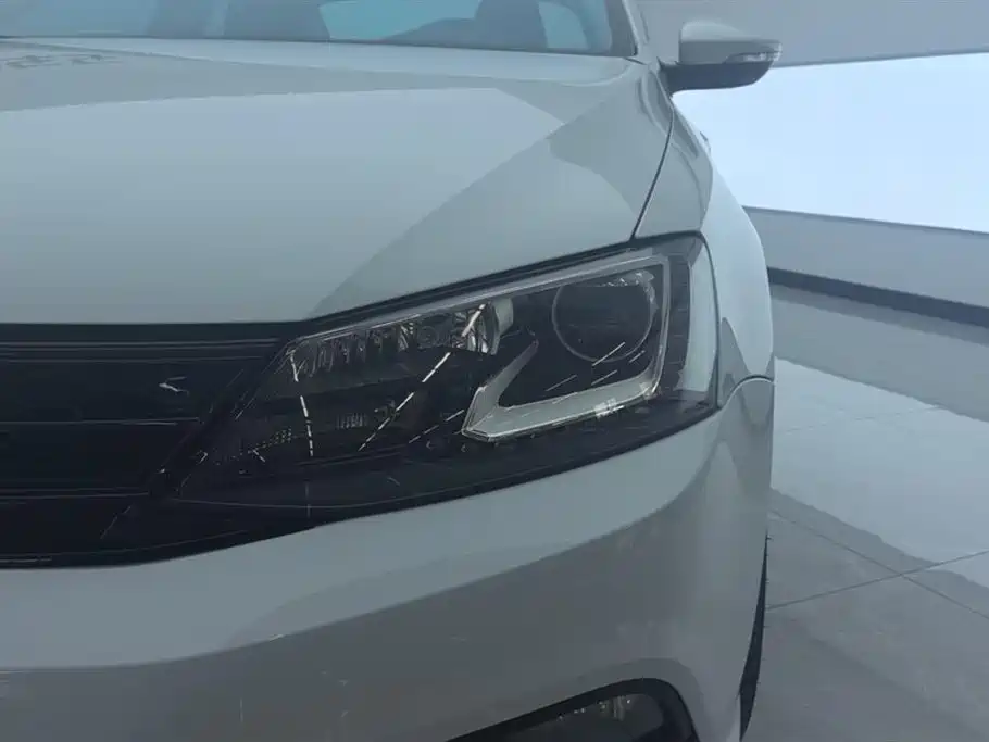 Sagitar 2017 180TSI Automatic Premium Edition купить на сайте DeffCars