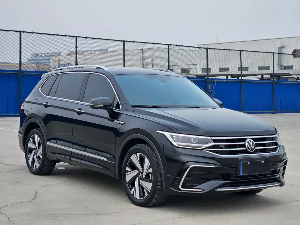 Tiguan L 2023 facelift 330TSI automatic two-wheel drive R-Line version купить на сайте DeffCars