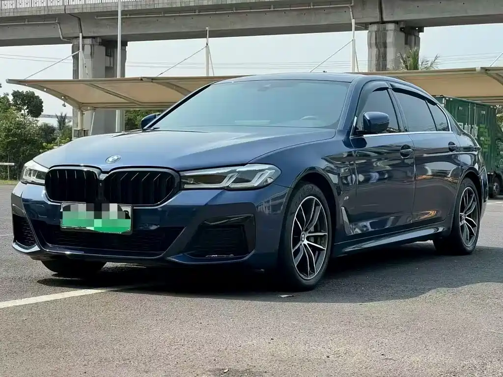 BMW 5 Series New Energy 2021 535Le M Sports Package купить на сайте DeffCars