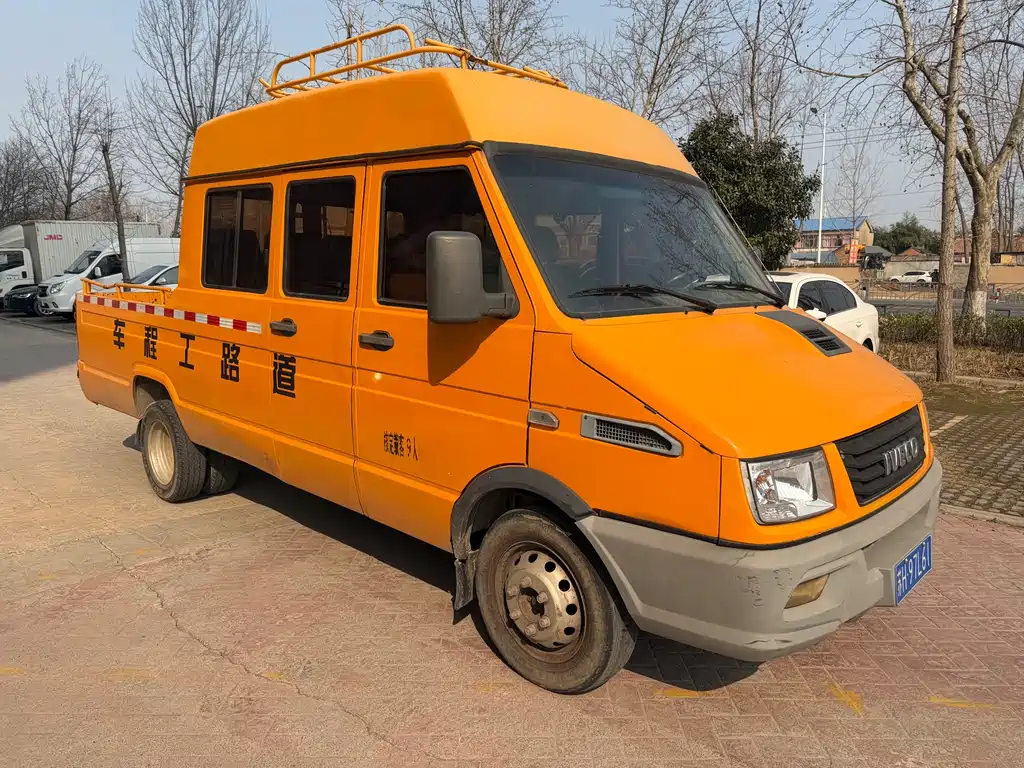 Iveco proud 2021 2.8T CAB special platform vehicle engineering vehicle chassis 6 seats double row long axle twin tires купить на сайте DeffCars