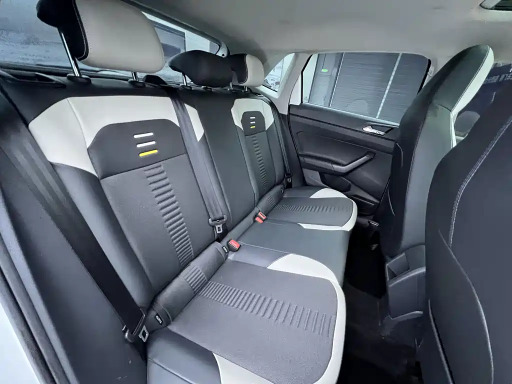 Polo 2021 Plus 1.5L Automatic Colorful Technology Edition купить на сайте DeffCars