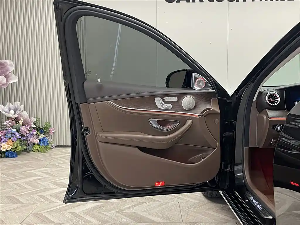 Mercedes-Benz E-Class 2023 E 300 L Luxury Model купить на сайте DeffCars