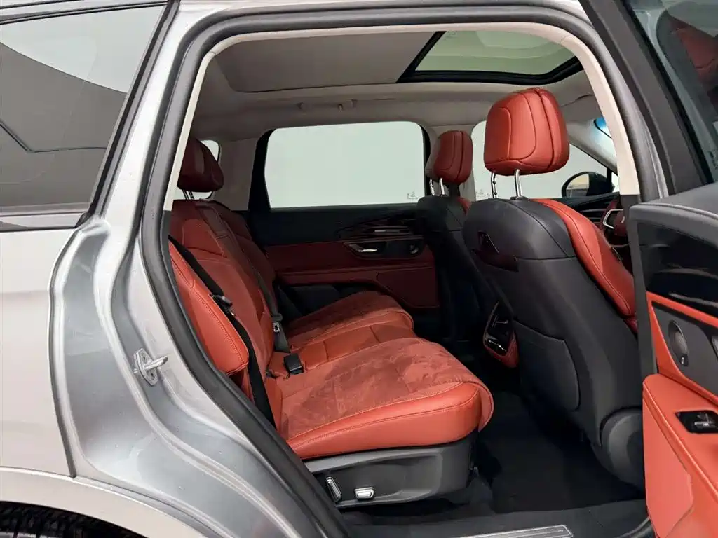 Voyager 2023 2.0T four-wheel drive Zunrui hybrid version купить на сайте DeffCars
