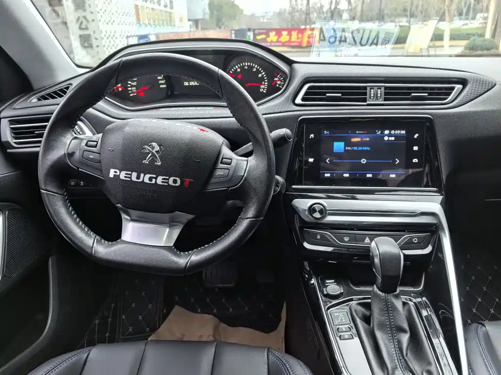 Peugeot 308 2018 1.6L automatic luxury version купить на сайте DeffCars