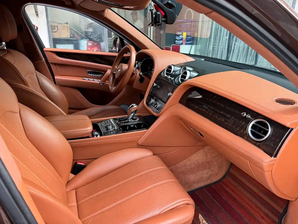Bentayga 2018 4.0T V8 купить на сайте DeffCars