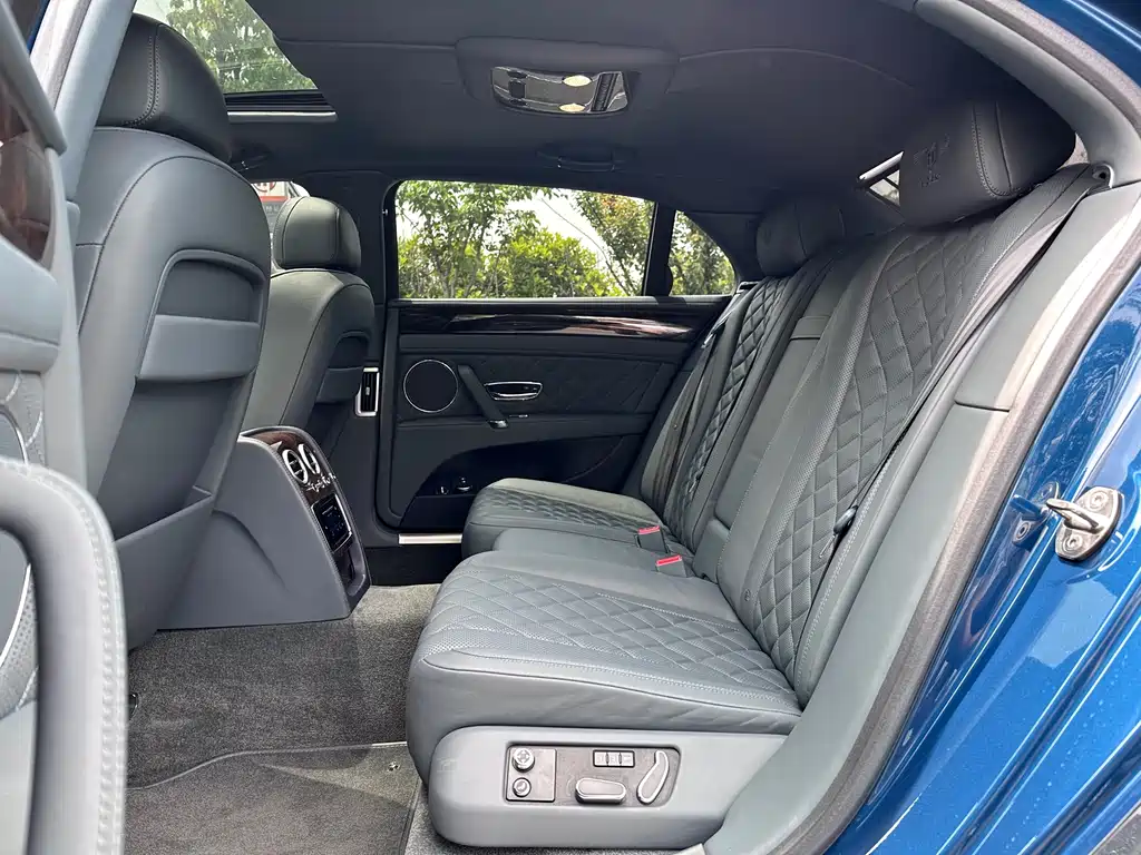Flying Spur 2017 4.0T V8 S Standard Edition купить на сайте DeffCars
