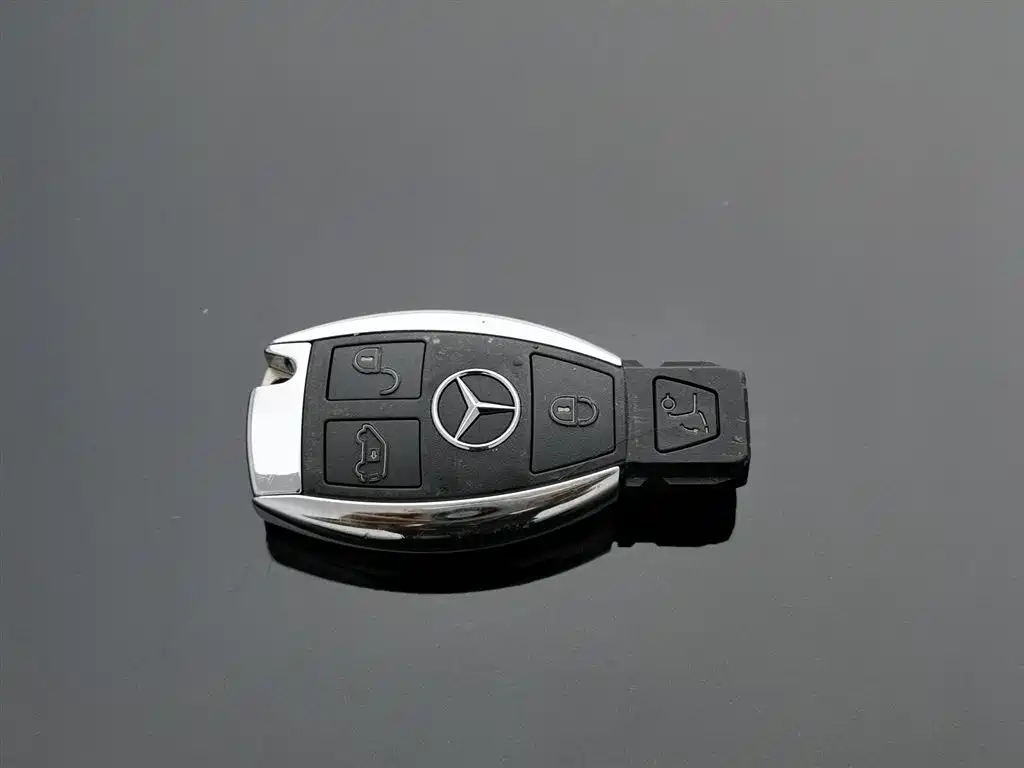 Mercedes-Benz V-Class 2021 V 260 L Long Wheelbase Luxury Edition купить на сайте DeffCars