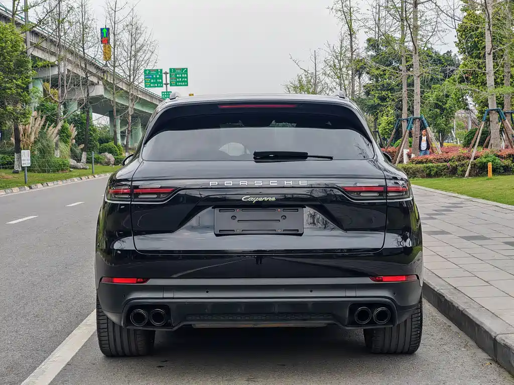 Cayenne New Energy 2021 Cayenne E-Hybrid 2.0T купить на сайте DeffCars