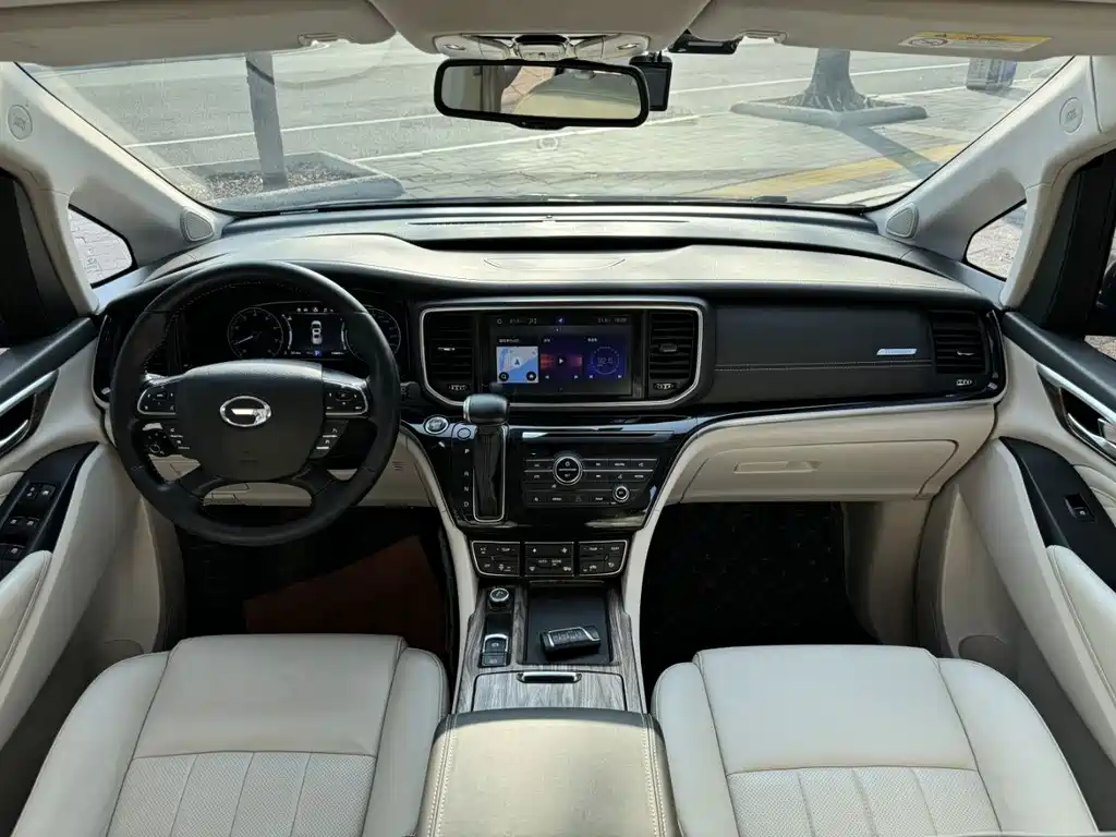 M8 2018 320T Premium Edition купить на сайте DeffCars