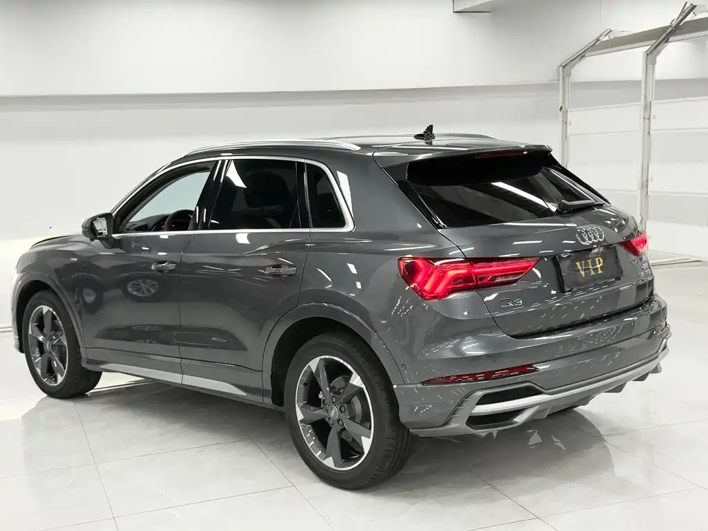 Audi Q3 2023 35 TFSI Fashionable and Dynamic (1.4T) купить на сайте DeffCars