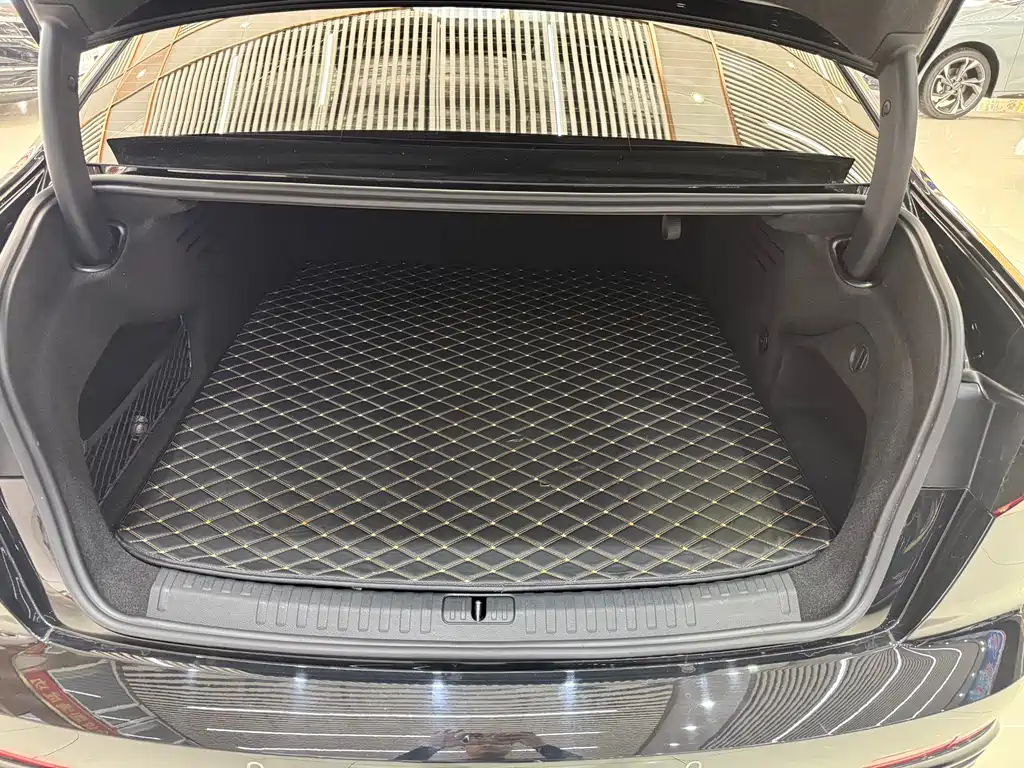 Audi A6L New Energy 2022 55 TFSI e quattro купить на сайте DeffCars