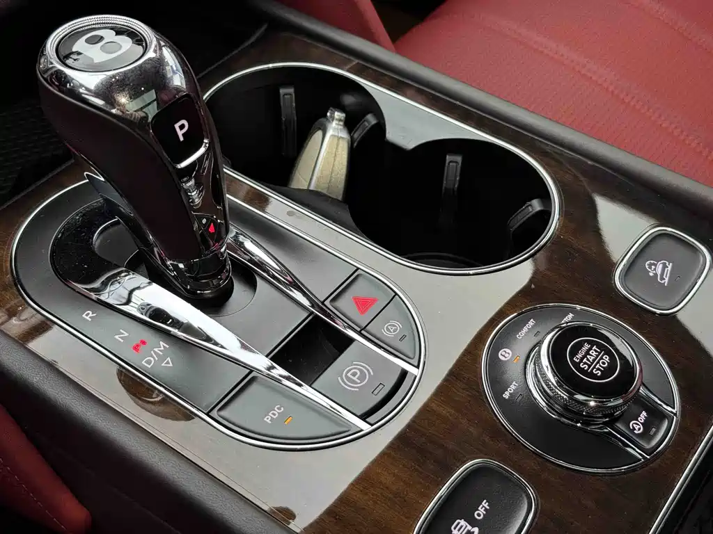 Bentayga 2018 4.0T V8 купить на сайте DeffCars