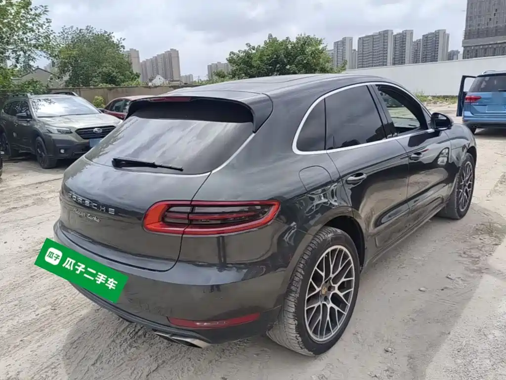 Macan 2017 Macan Turbo 3.6T купить на сайте DeffCars