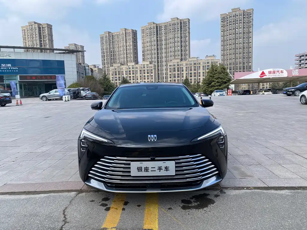 LaCrosse 2025 28T Platinum Edition купить на сайте DeffCars