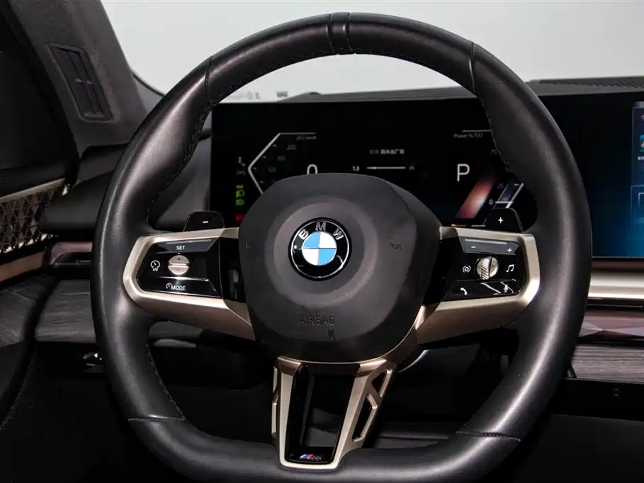 BMW 5 Series 2025 530Li Exclusive M Sports Package купить на сайте DeffCars