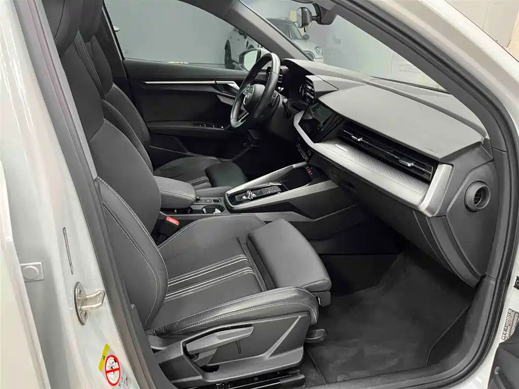 Audi A3 2023 facelift Sportback 35 TFSI stylish and sporty купить на сайте DeffCars