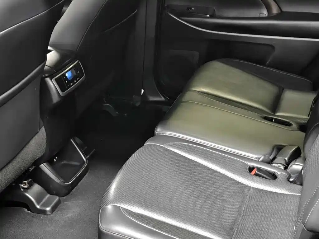 Highlander 2021 2.0T two-wheel drive luxury version 7 seats купить на сайте DeffCars