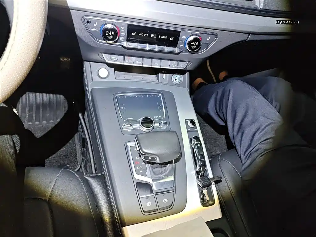 Audi Q5L 2020 facelift 40 TFSI enjoys fashionable style купить на сайте DeffCars