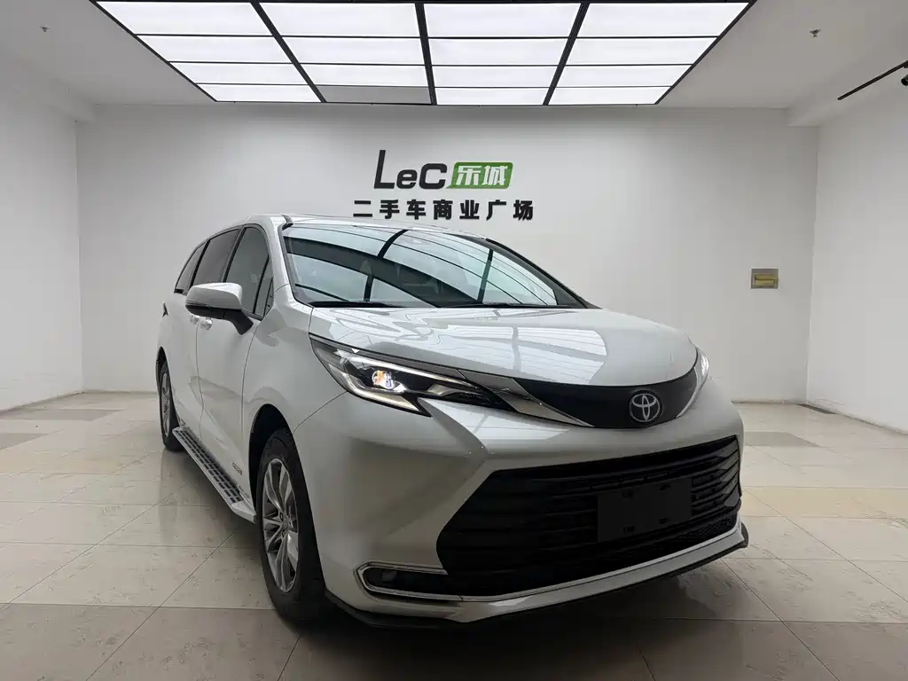 SIENNA 2023 2.5L Hybrid Comfort Edition купить на сайте DeffCars