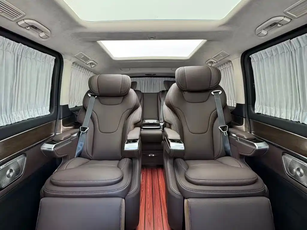 Mercedes-Benz V-Class 2022 V 260 L Long Wheelbase Luxury Edition купить на сайте DeffCars