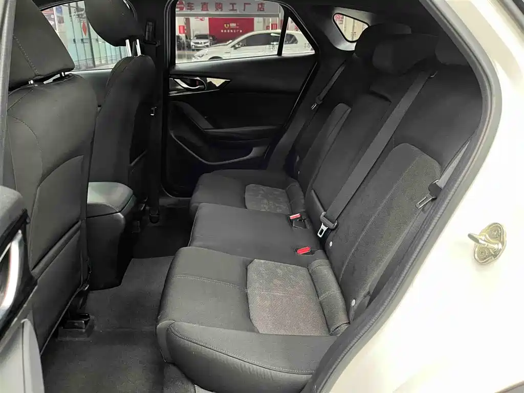 Mazda CX-4 2021 2.0L automatic two-wheel drive Blue Sky Vitality Edition купить на сайте DeffCars