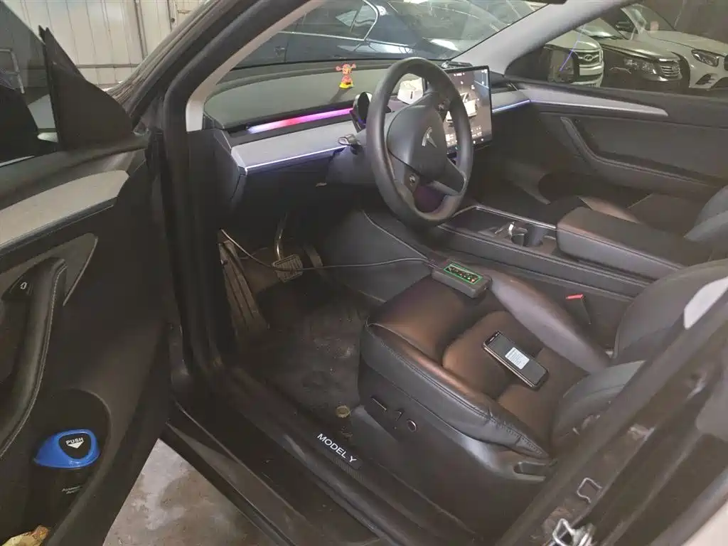 Model Y 2024 rear-wheel drive version купить на сайте DeffCars
