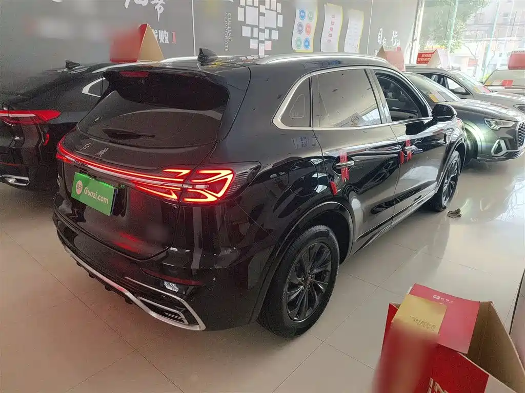 Hongqi HS5 2023 2.0T Qixiang Pro version купить на сайте DeffCars