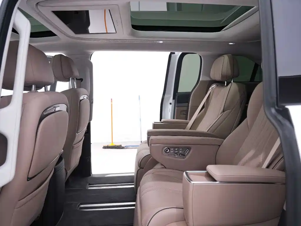 Xpeng X9 2025 pure electric 740 long battery life Max купить на сайте DeffCars