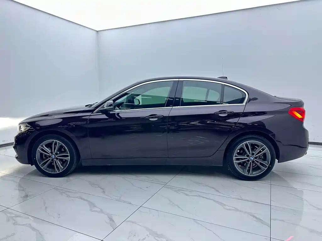 BMW 1 Series 2018 118i Sports купить на сайте DeffCars
