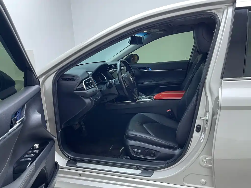 Camry 2019 2.0G Deluxe Edition National V купить на сайте DeffCars