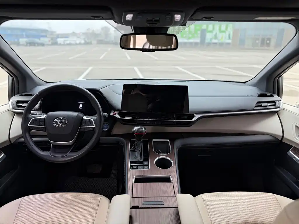 SIENNA 2021 2.5L Hybrid Deluxe Edition купить на сайте DeffCars