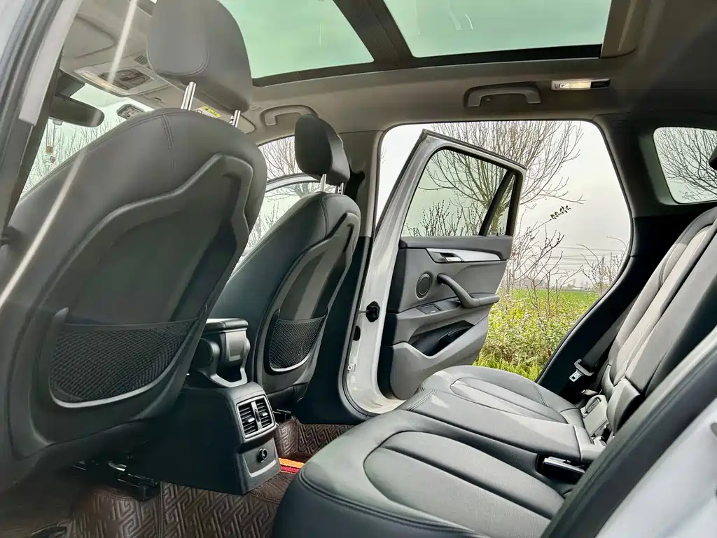 BMW X1 2018 sDrive20Li Leading Model купить на сайте DeffCars
