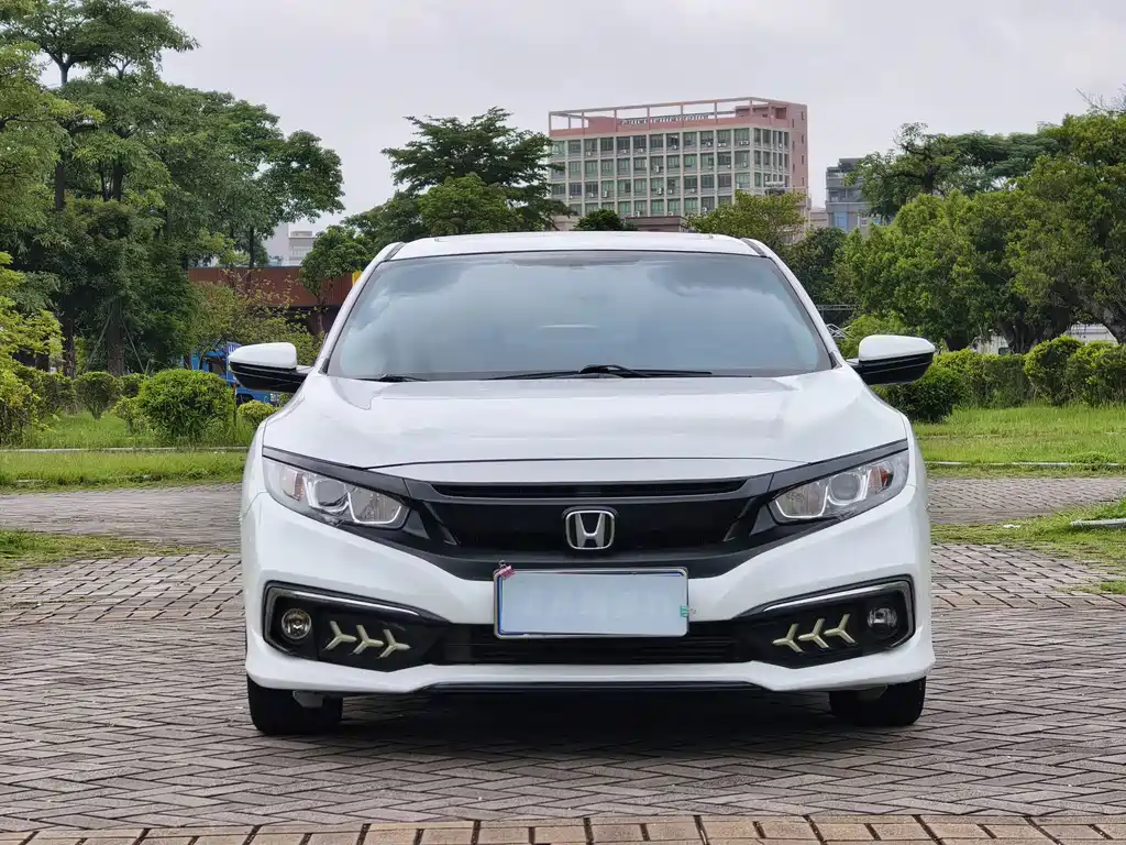 Civic 2019 220TURBO CVT Dynamic Edition National VI купить на сайте DeffCars